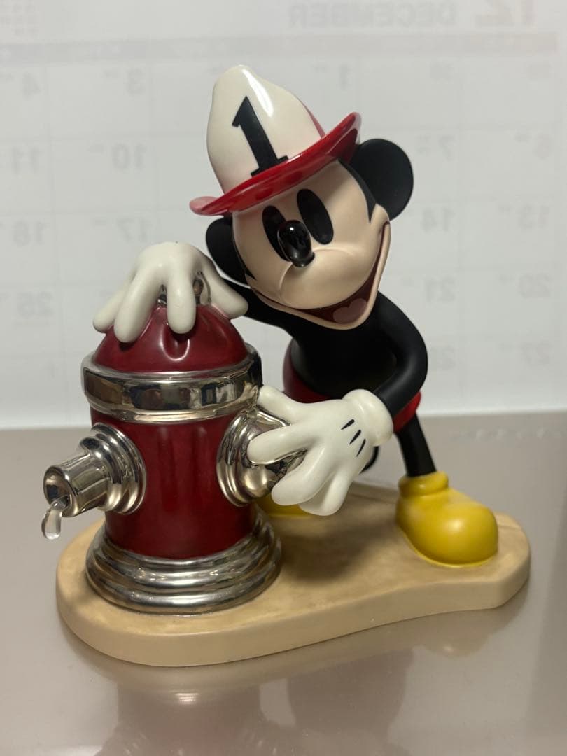 ミッキーマウス 消防士 フィギュア　限定品　made in USA