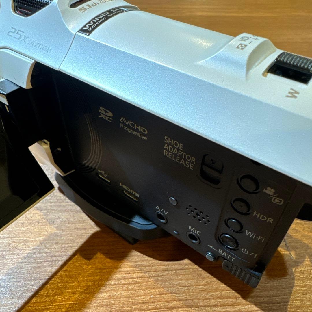Panasonic 4K ビデオカメラ 25倍ズーム　HC_VZX990M