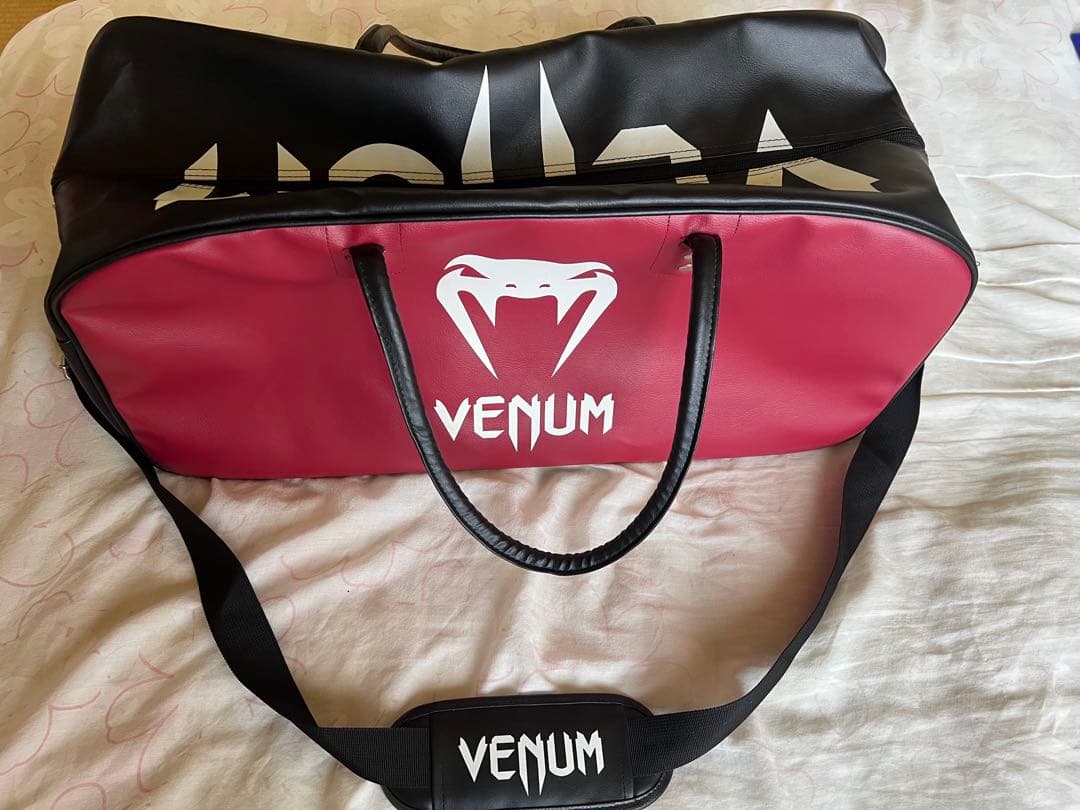 VENUM ダッフルバッグ 赤/黒