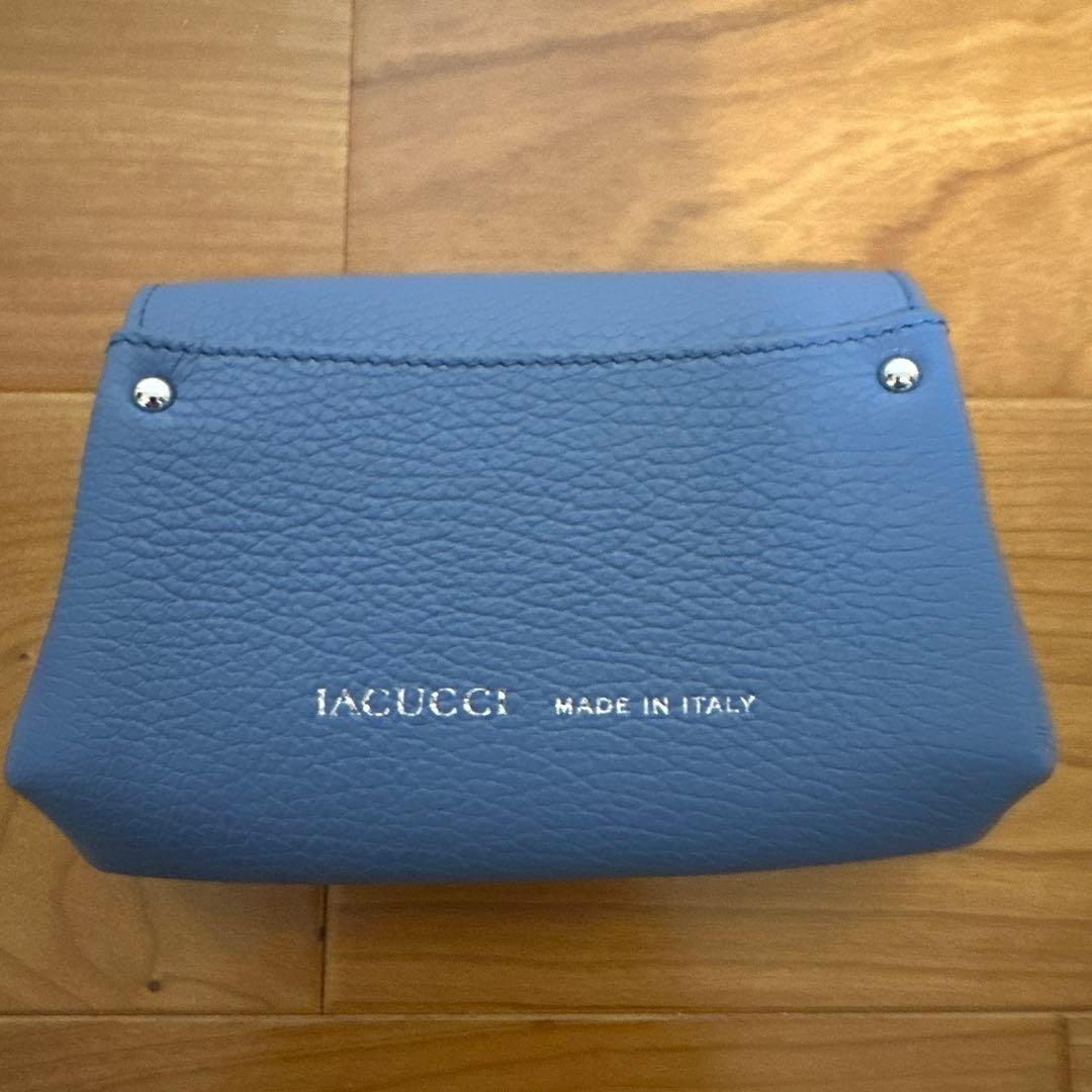 イアクッチ　二つ折り財布