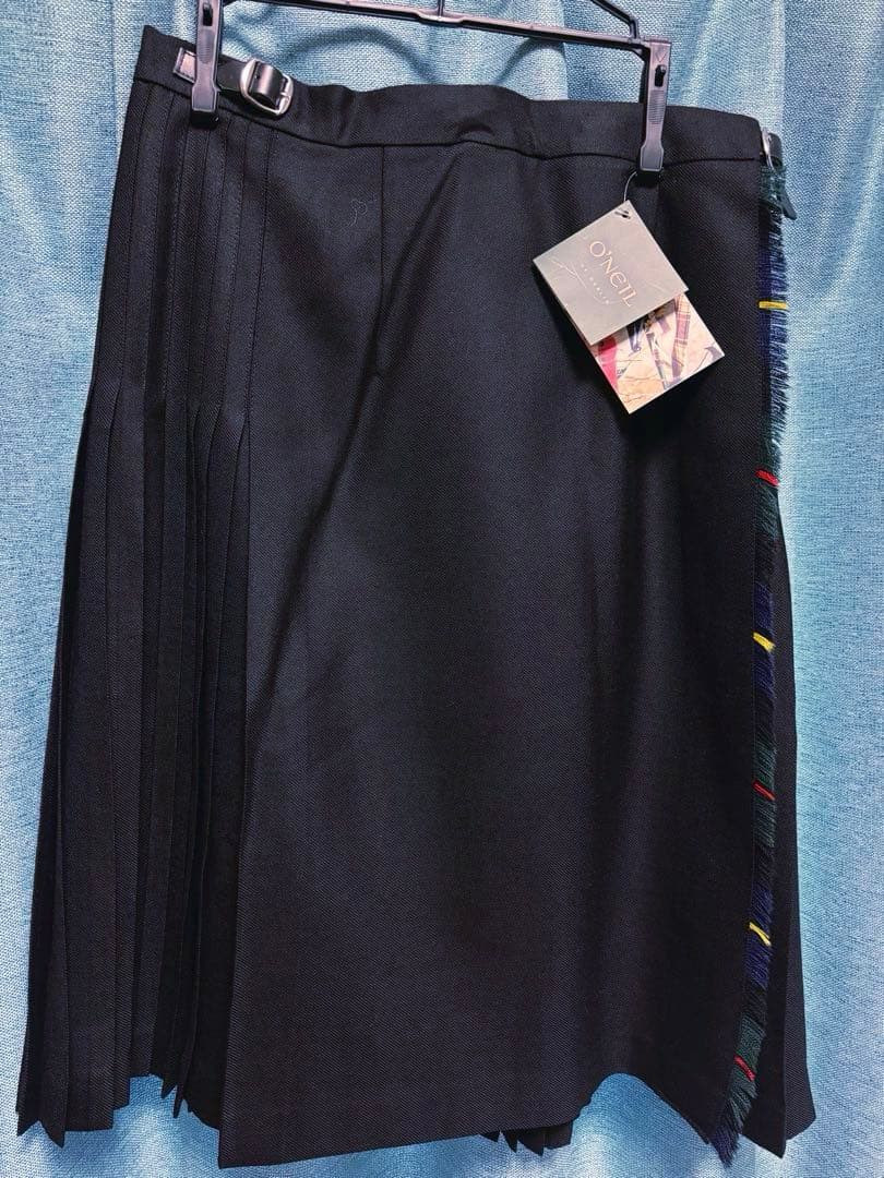 O'NEILL of DUBLIN プリーツスカート　黒　内側チェック柄
