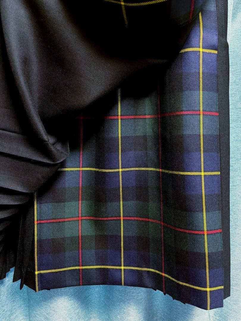 O'NEILL of DUBLIN プリーツスカート　黒　内側チェック柄