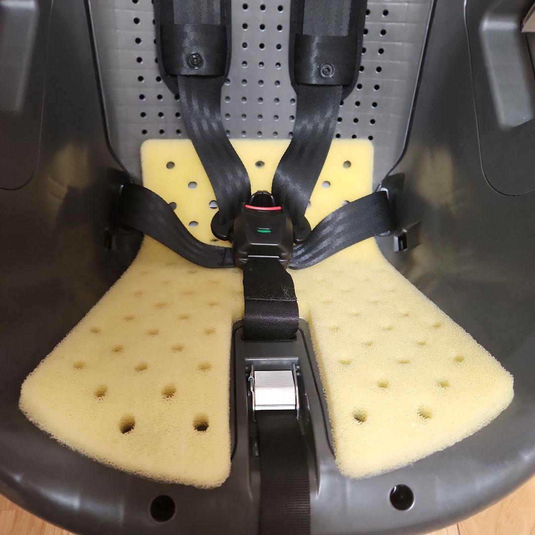 ザエス　Combi　チャイルドシート