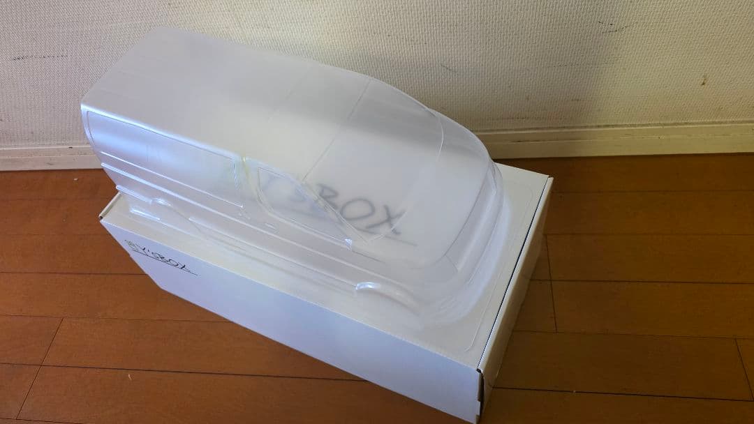 Y's BOX E51 エルグランド 1/10 　ラジコン　ボディ