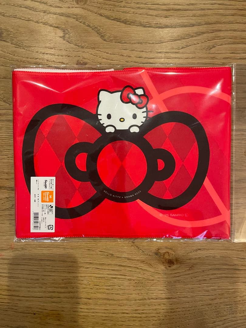 ハローキティ × ウラワレッズ Tシャツ Lサイズ