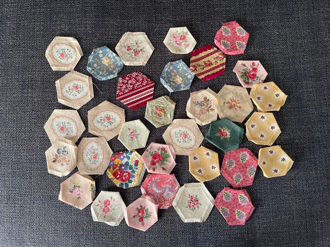 （478）ヘキサゴン 正六角形 パッチワーク 製作途中 カット布