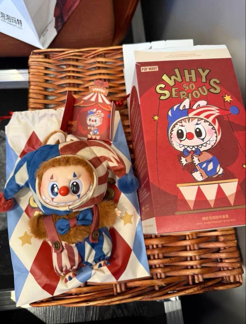 POPMARTポップマート 新作WHY SO SERIOUS ラブブぬいぐるみ