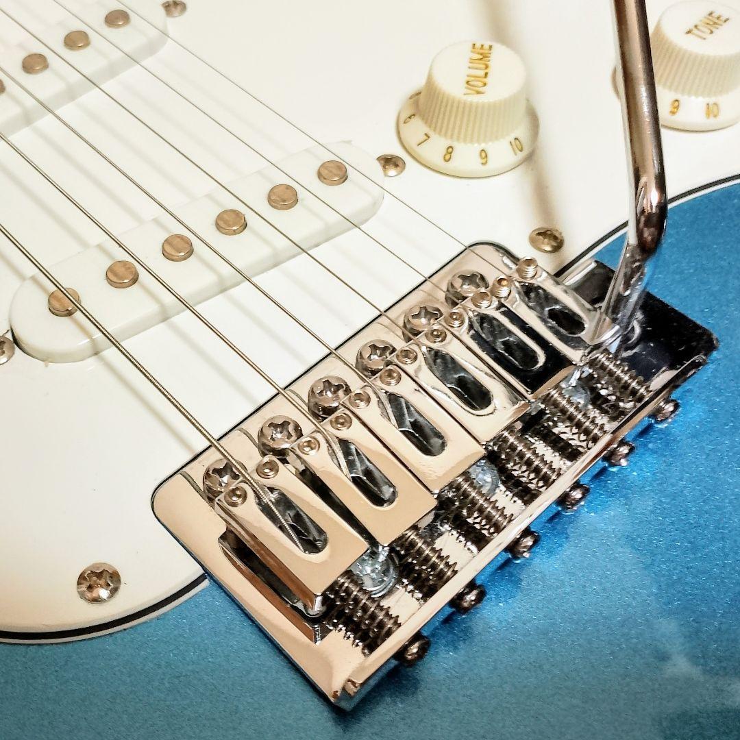 Mavis　ストラトキャスタータイプ　エレキギター　弦は新品に交換済み！