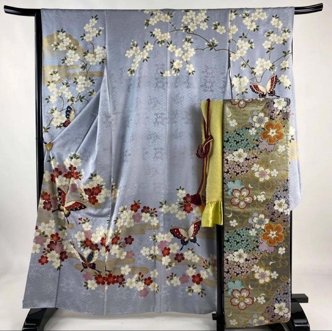 薄紫 水色 花柄 蝶模様 振袖