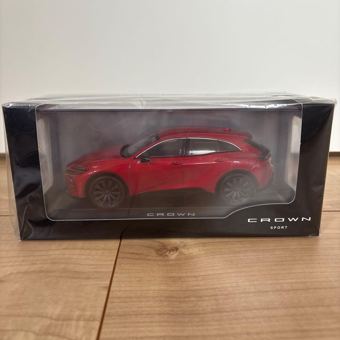 トヨタ 新型クラウンスポーツ ミニカー 非売品