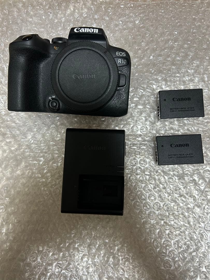 Canon EOS R10 ミラーレス一眼 本体とバッテリー2個