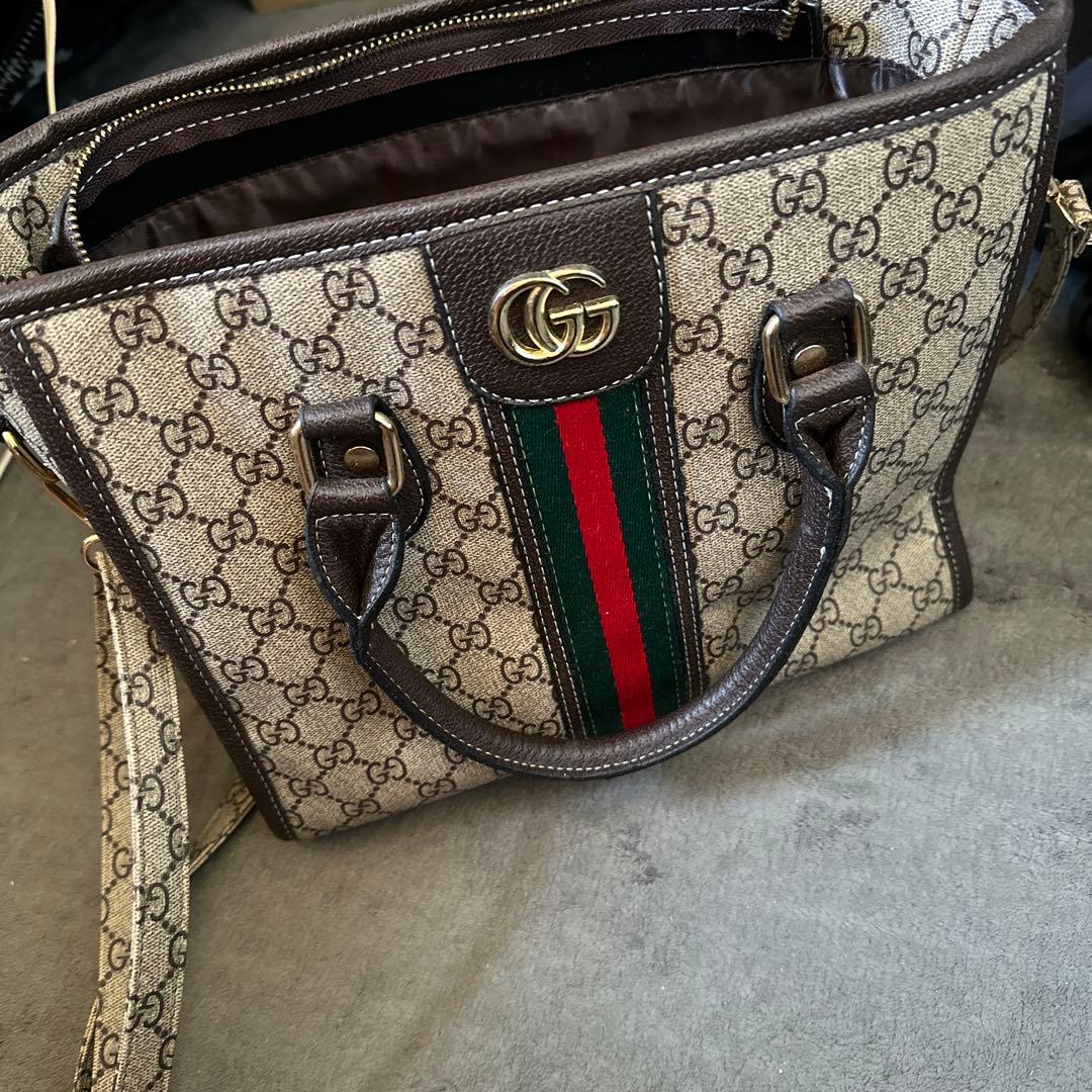 GUCCI GGキャンバス ショルダーバッグ