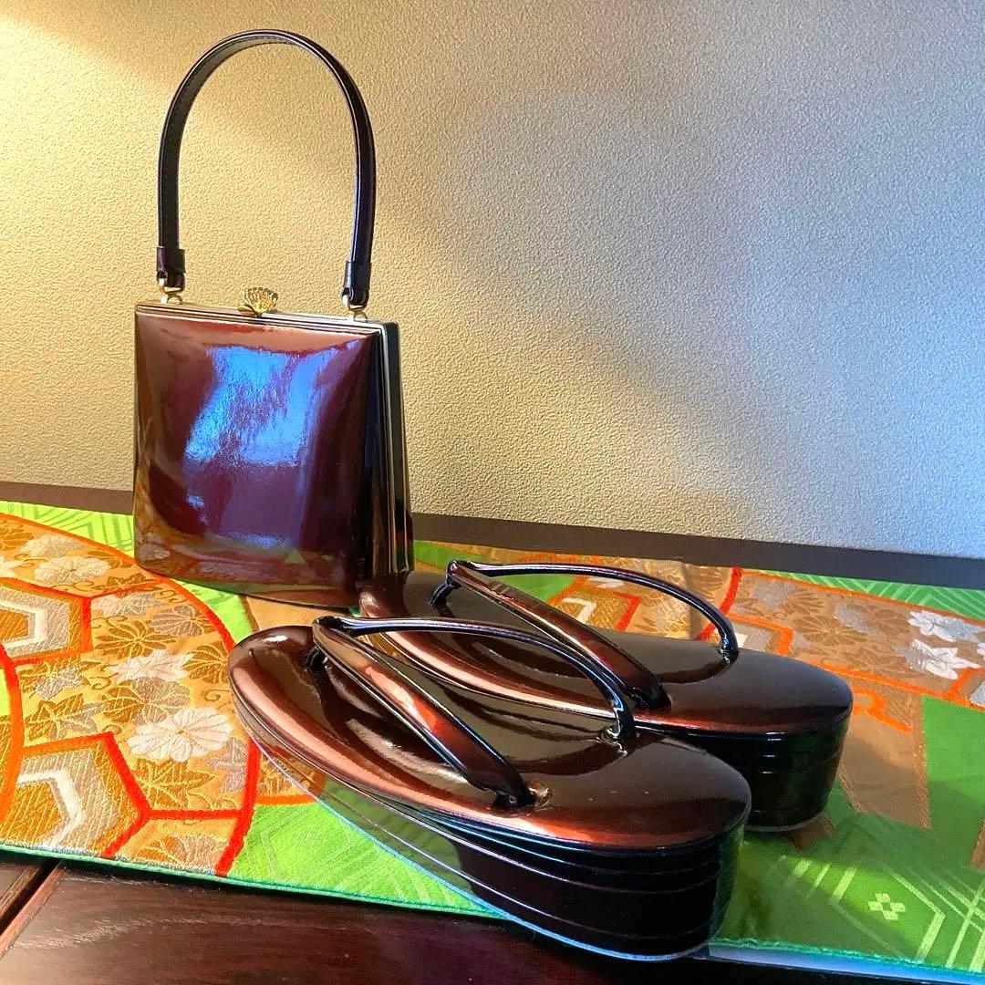 最高級　鳳苑のエナメル仕上げ　臙脂色が上品で美しい　草履バッグセット