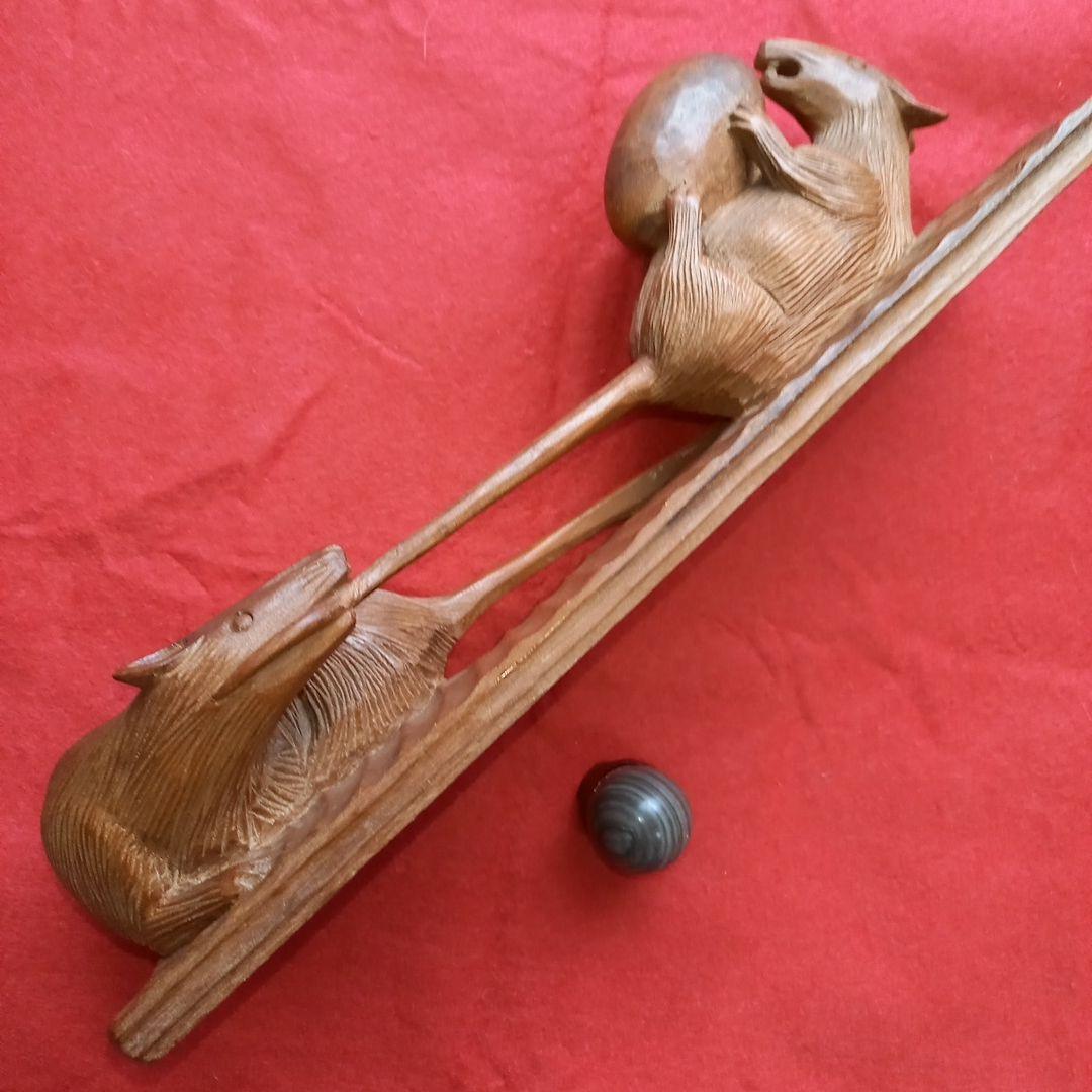 鼠　ネズミ　ねずみ　木彫り　骨董　オブジェ　天然木　古民藝　彫刻　一刀彫