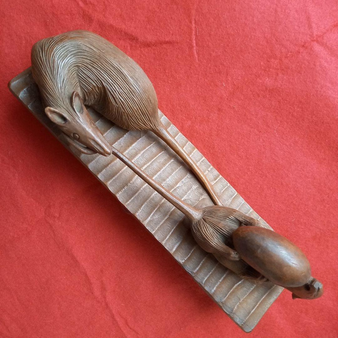 鼠　ネズミ　ねずみ　木彫り　骨董　オブジェ　天然木　古民藝　彫刻　一刀彫