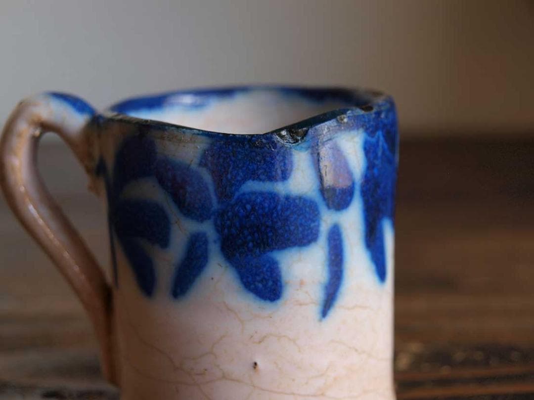 青い模様の小さなカップ マニセス ムエル ブリュロカップ スペイン古陶/J981