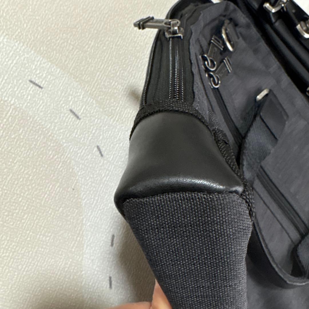 TUMI ブラック ビジネスバッグ