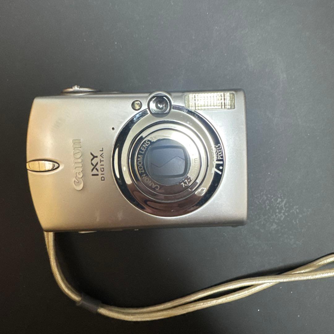Cânon Ixy digital 700