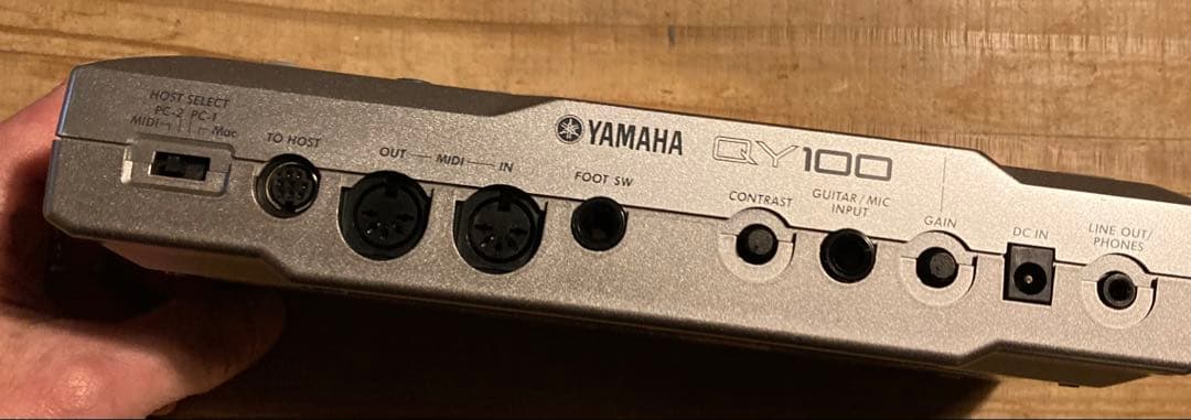 ヤマハYamaha QY100 音楽シーケンサー