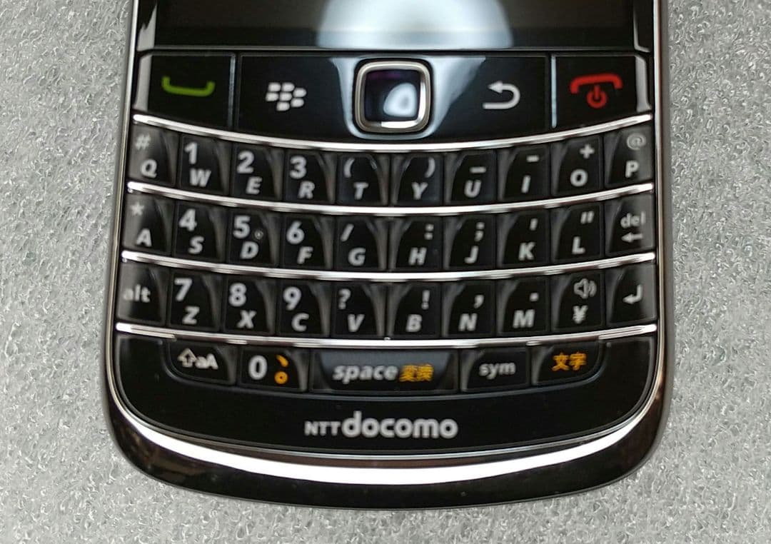 docomo　Blackberry Bold 9700 QWERTY 携帯電話