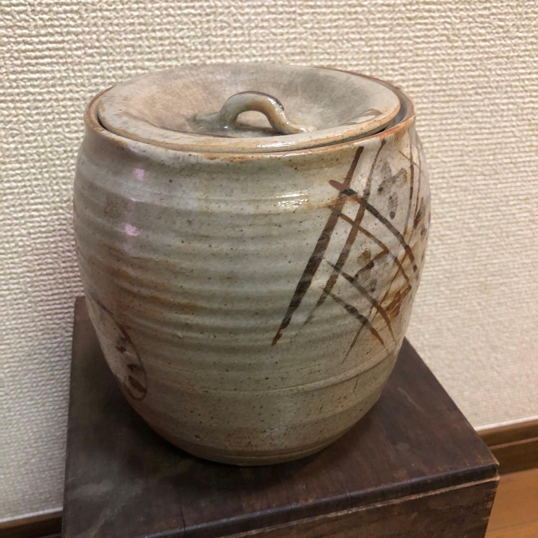 陶器の円筒形収納容器　骨董品　壺　激レアコレクション初期　骨董品　希少、限定出品