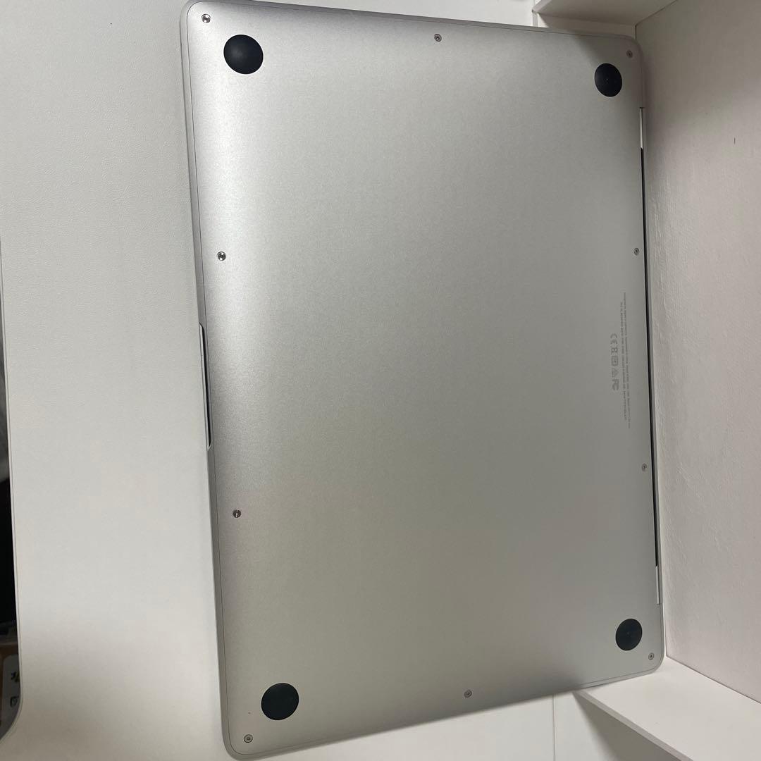 【変換ポート付】MacBookAir 2018(8GB/128G/13インチ)