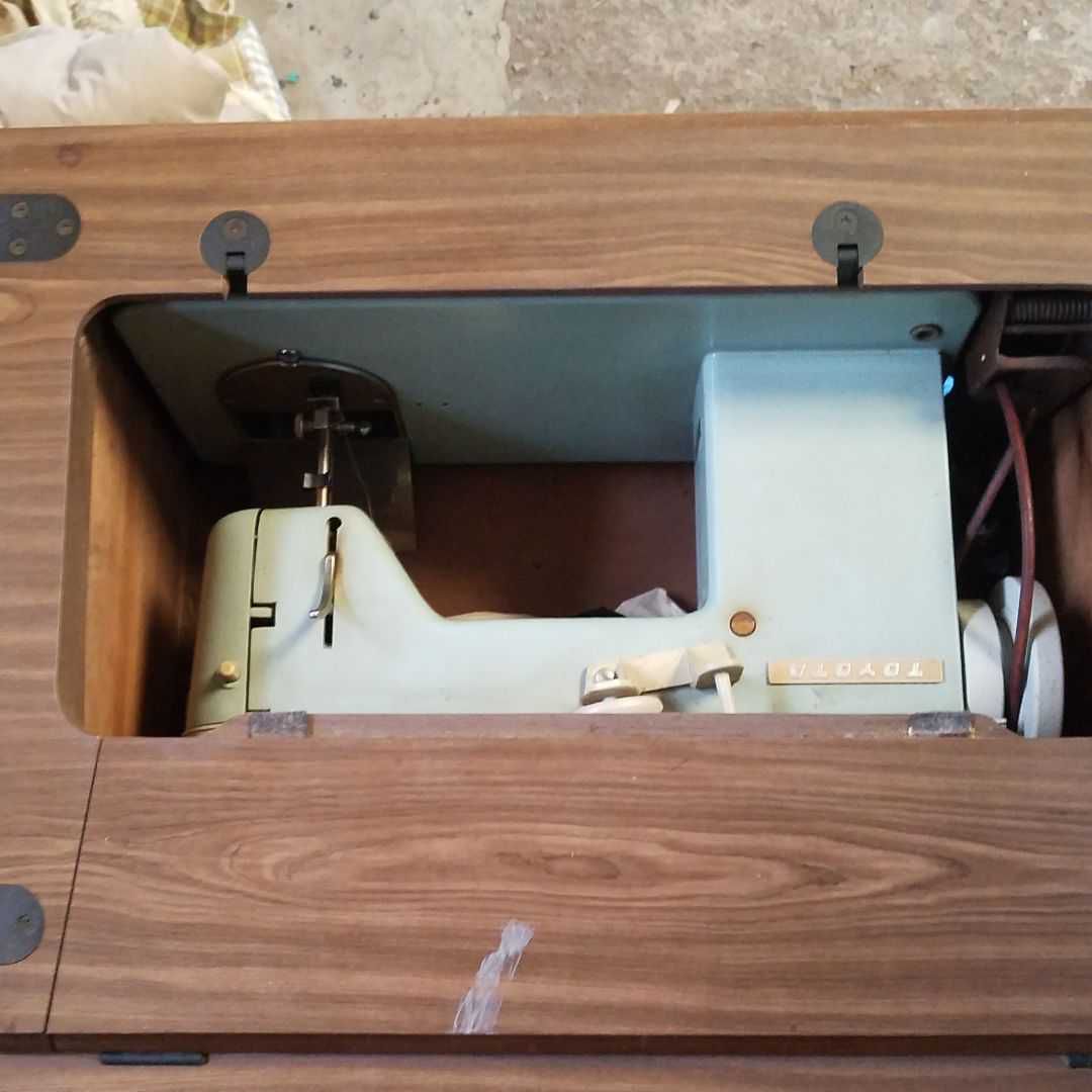 トヨタ製、アンティークミシン