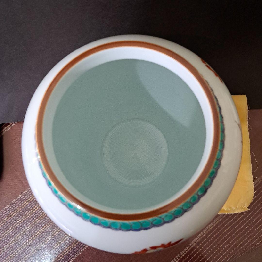 お値下げ中　　人間国宝　十三代　酒井田柿右衛門　牡丹鳥文　花瓶　共箱　裏書　共布