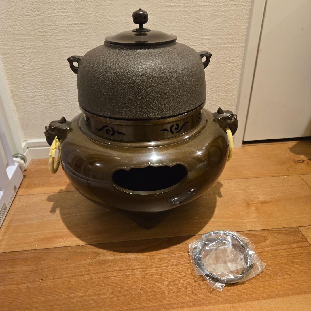 【新品・未使用】　釜師高橋敬典、風炉師秀峰作　唐銅鬼面風炉　平丸釜添　桐箱入