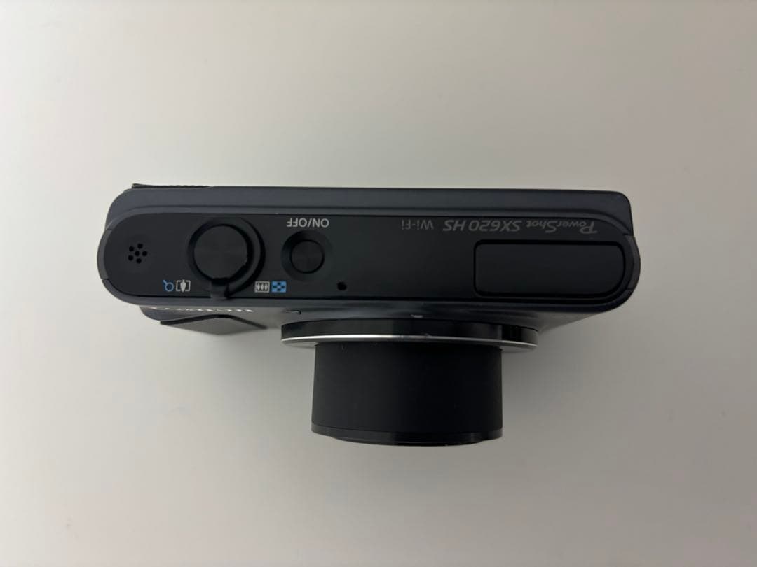 Canon PowerShot SX620 HS 本体と付属品