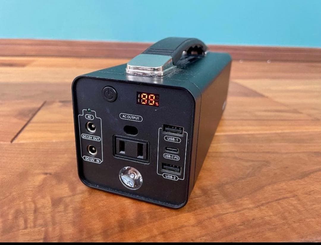 ポータブル電源 AC出力 USBポート LEDライト付き