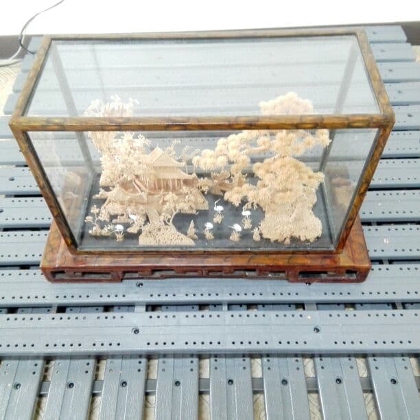 工芸品　状態良好。手の込んだ作り。