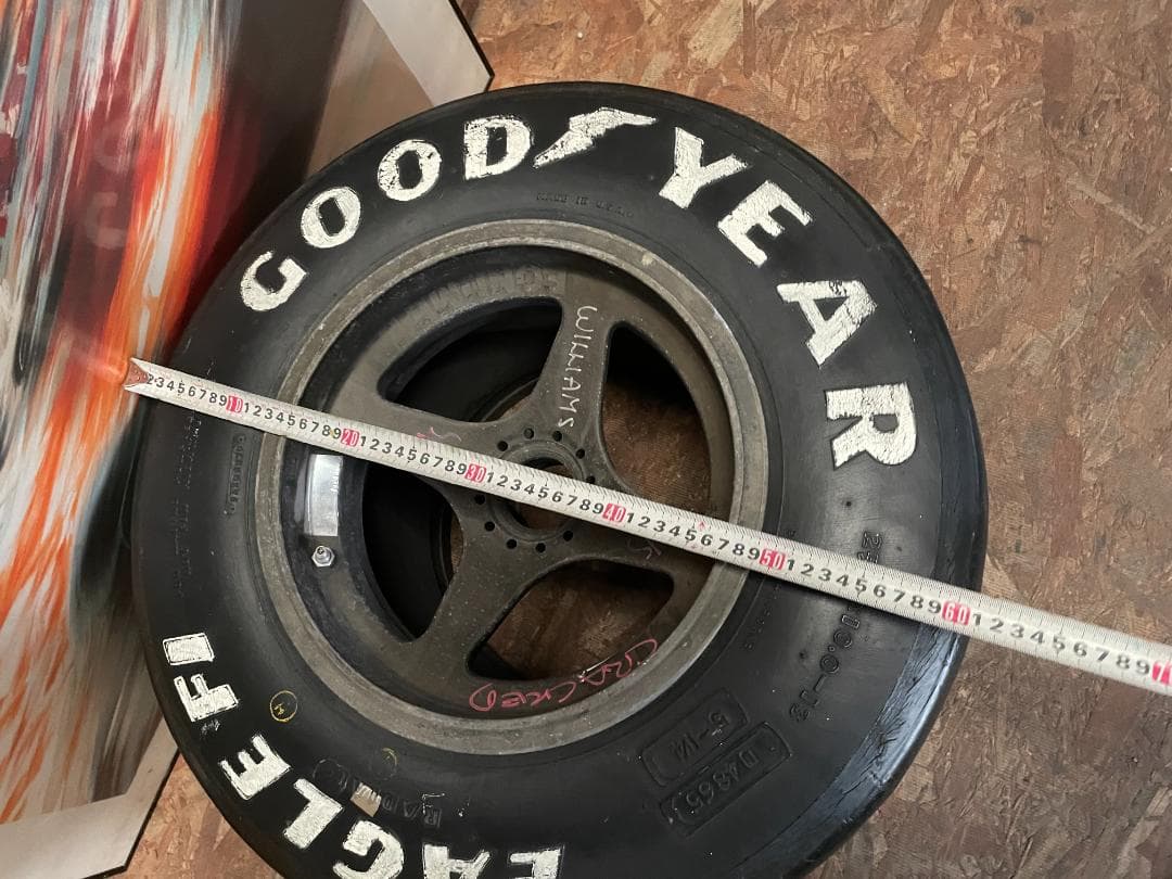 Ｆ１マシンのタイヤ＋ホイール　本物　アイルトン・セナ？　当時物