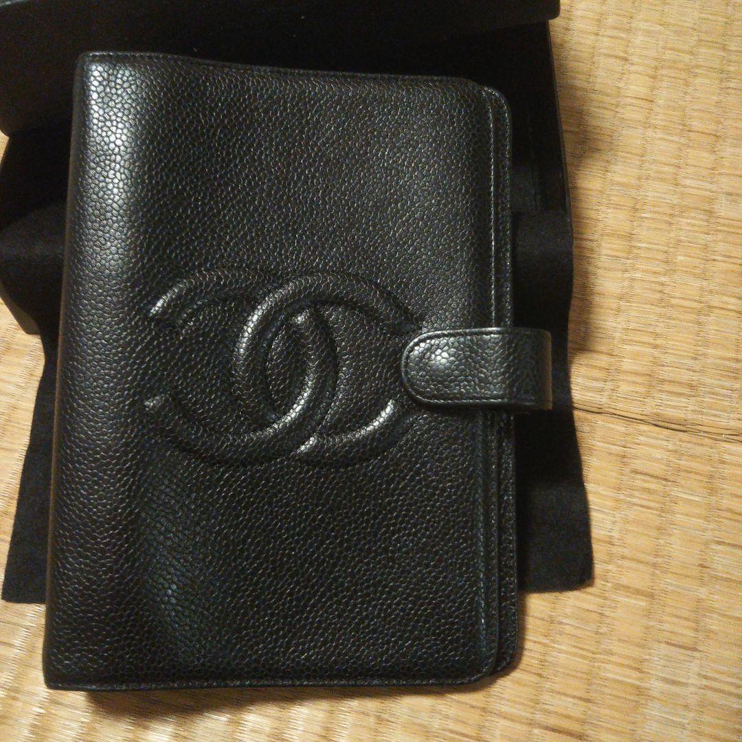 使用頻度少し CHANEL キャビアスキン 手帳