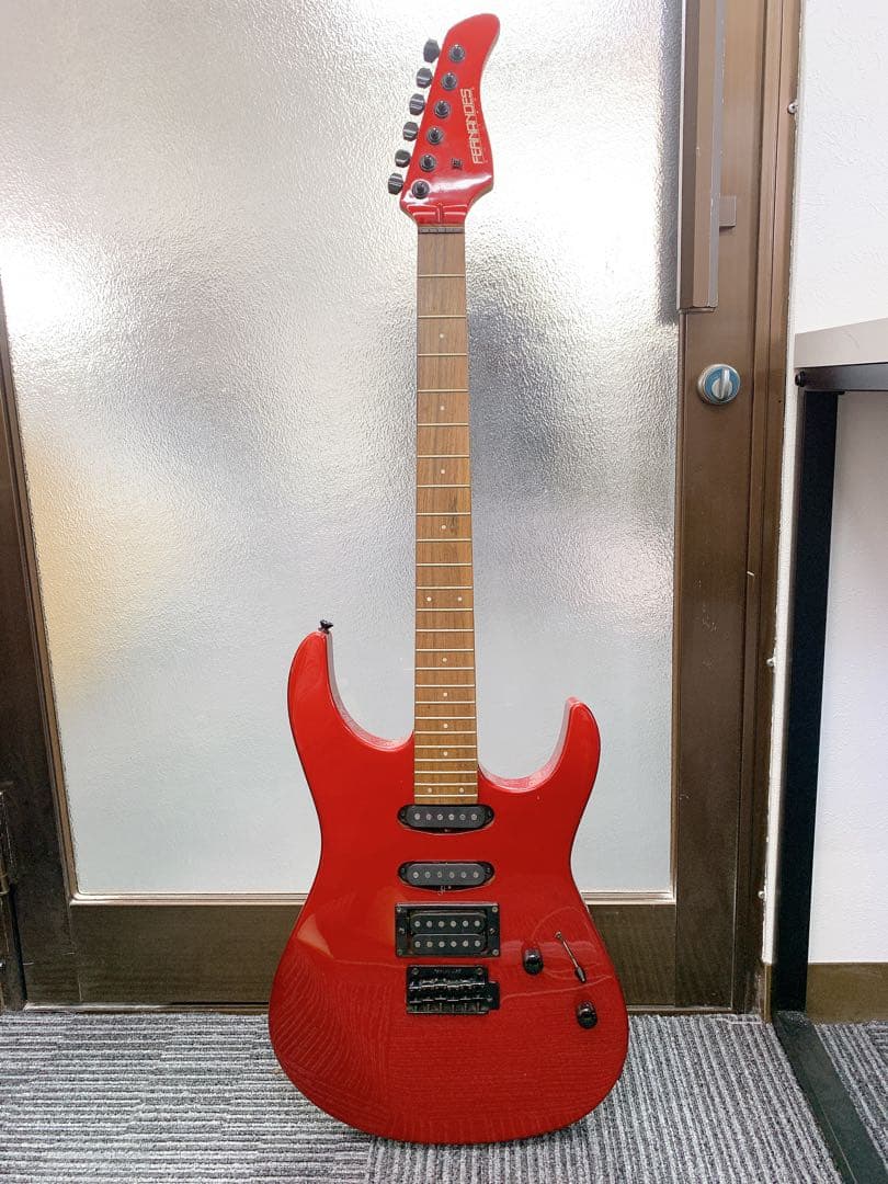 。FERNANDES フェルナンデス　エレキギター　レッド