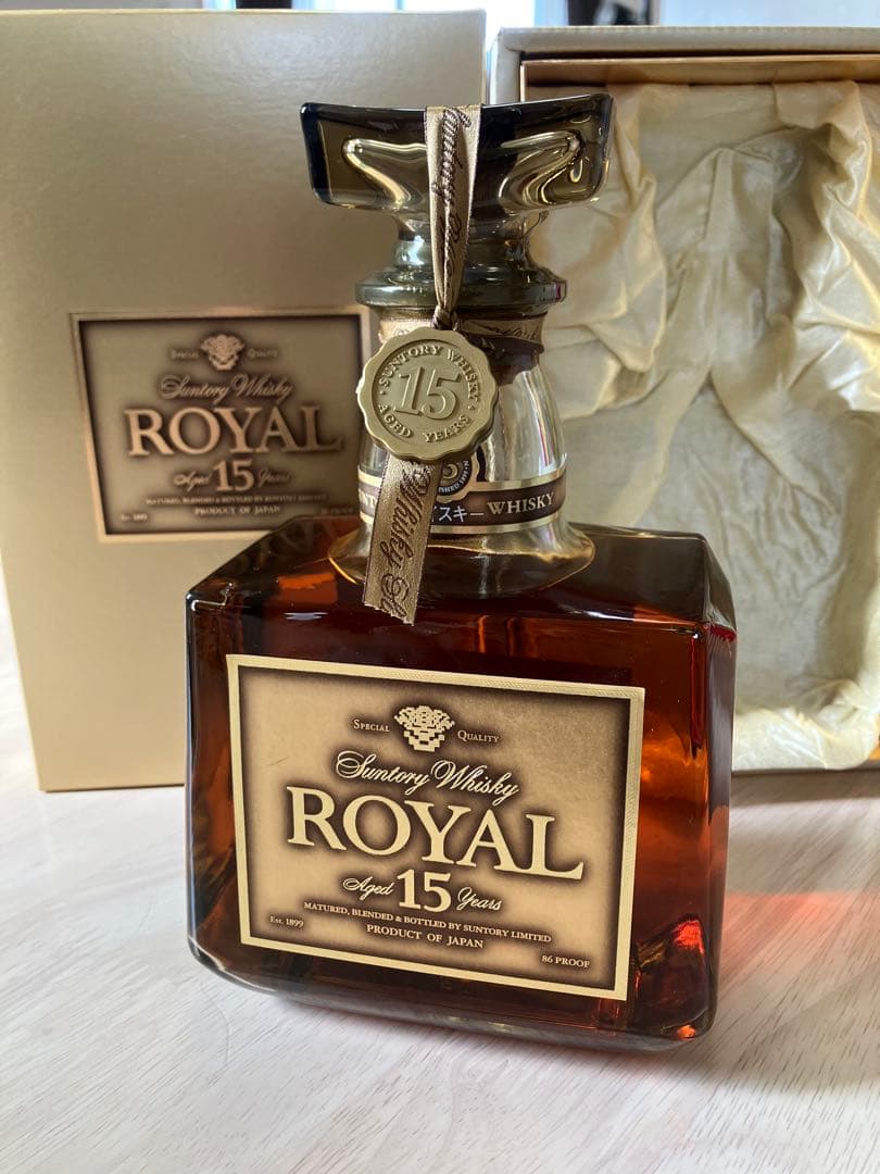 サントリー ウイスキー ローヤル 15年 ゴールドラベル（750ml）限定品