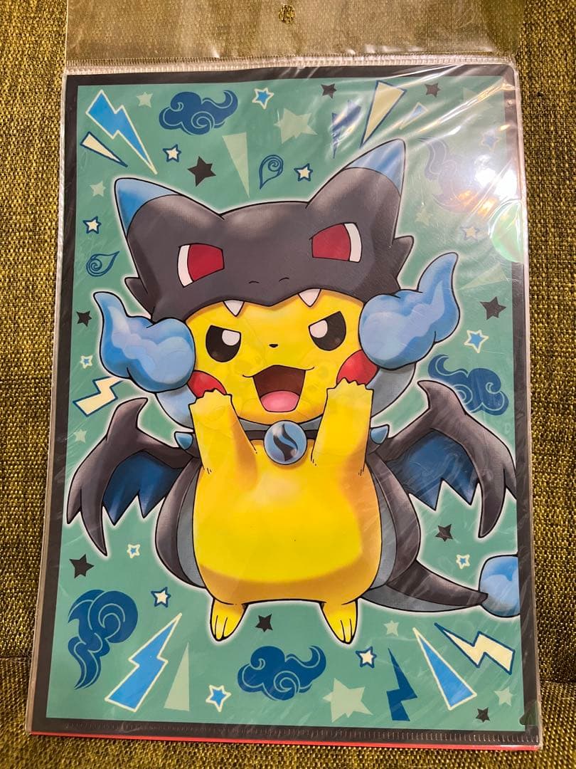 メガポンチョを着たピカチュウ　A4クリアファイルセット