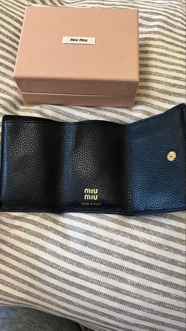 miu miu ヴィッテロダイノレザー 財布