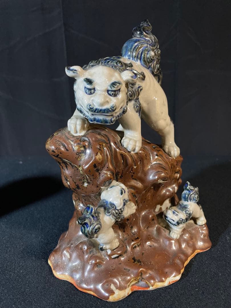 平戸焼 染付 獅子の子落とし 置物 / 陶器陶芸明治大学博物館特定コレクション