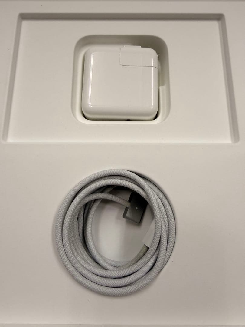 MacBookair m2 8GB 256 bat100% 付属品完品 美品