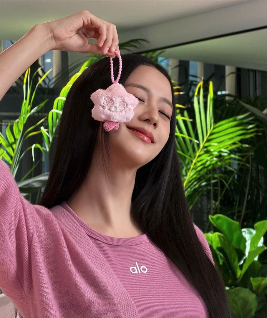 BLACKPINK ジス alo コラボ シューモン キーホルダー 限定モデル