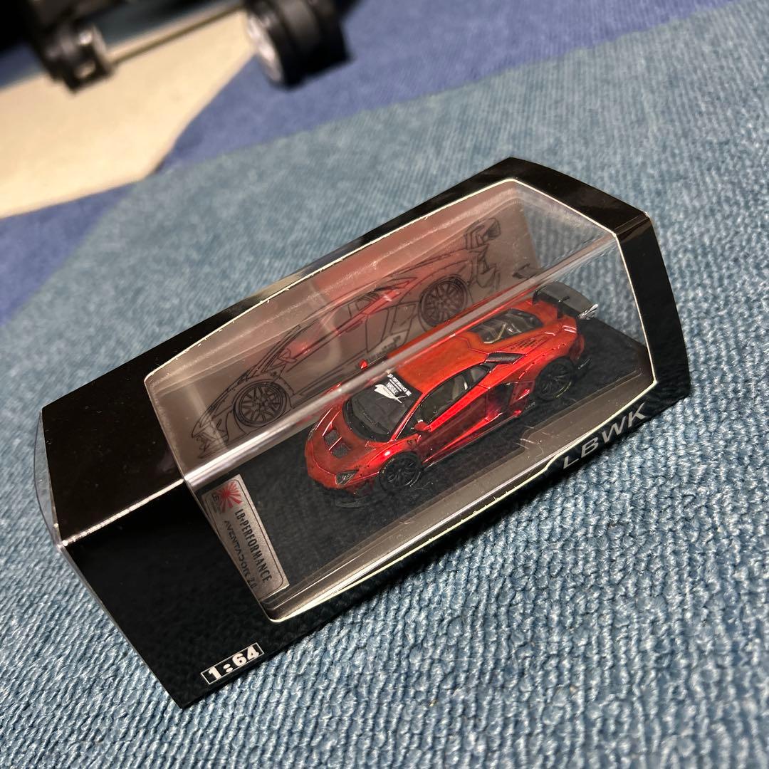 LBWK 1/64 Lamborghini aventador ＋ figure