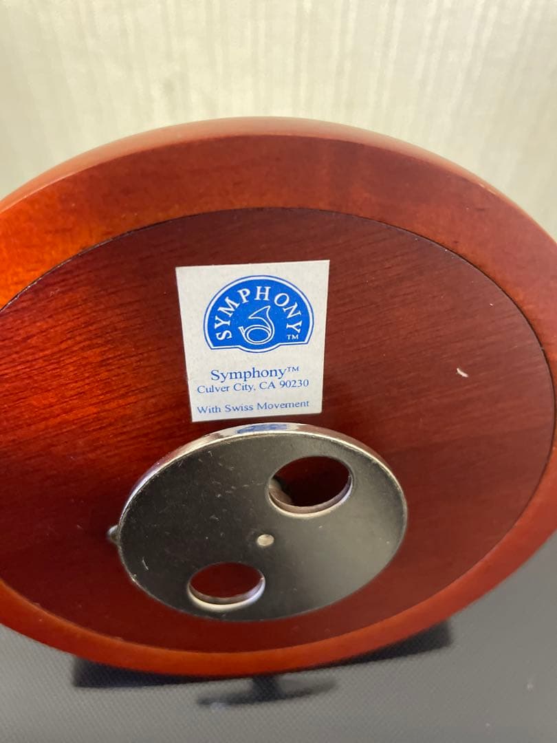 ガラス細工の回転木馬のオルゴール　アンティーク　レトロ