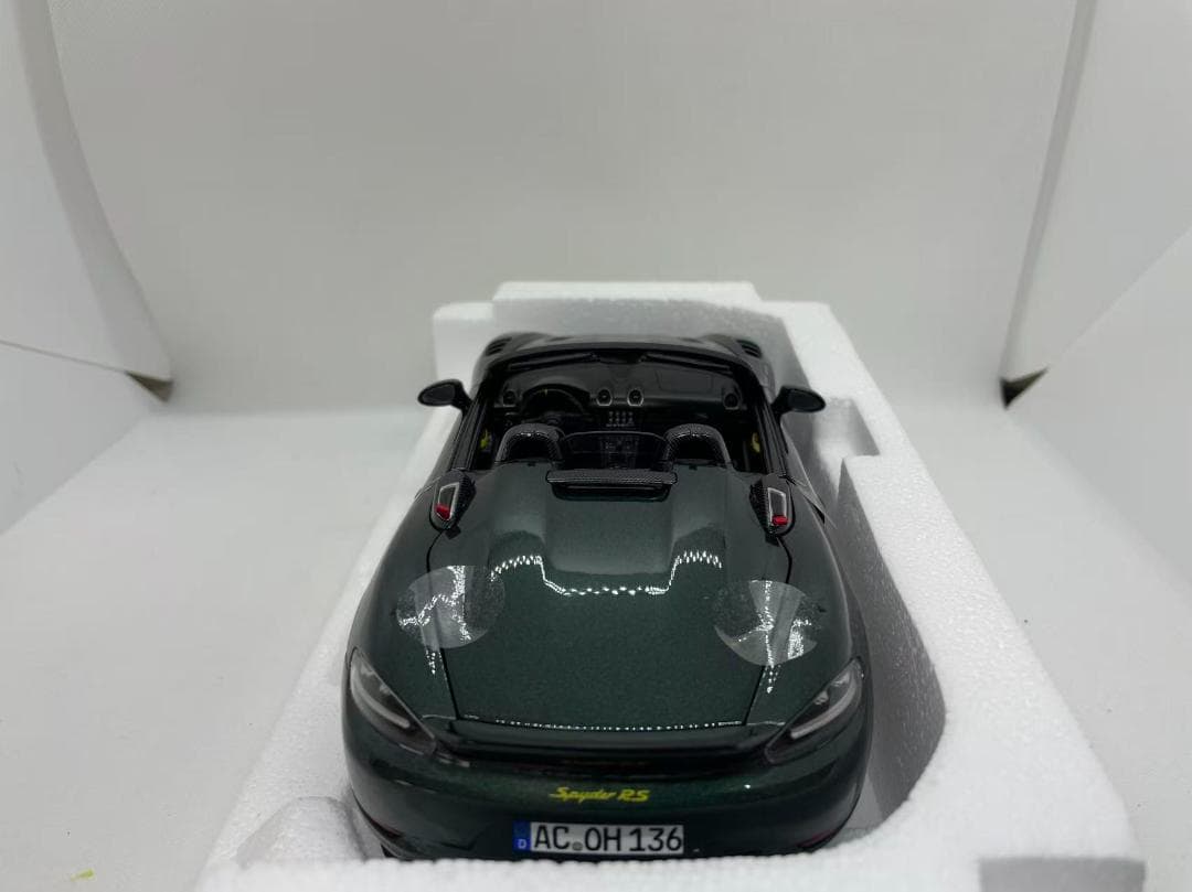 304-046 ノレブ 1/18 ポルシェ スパイダー 718