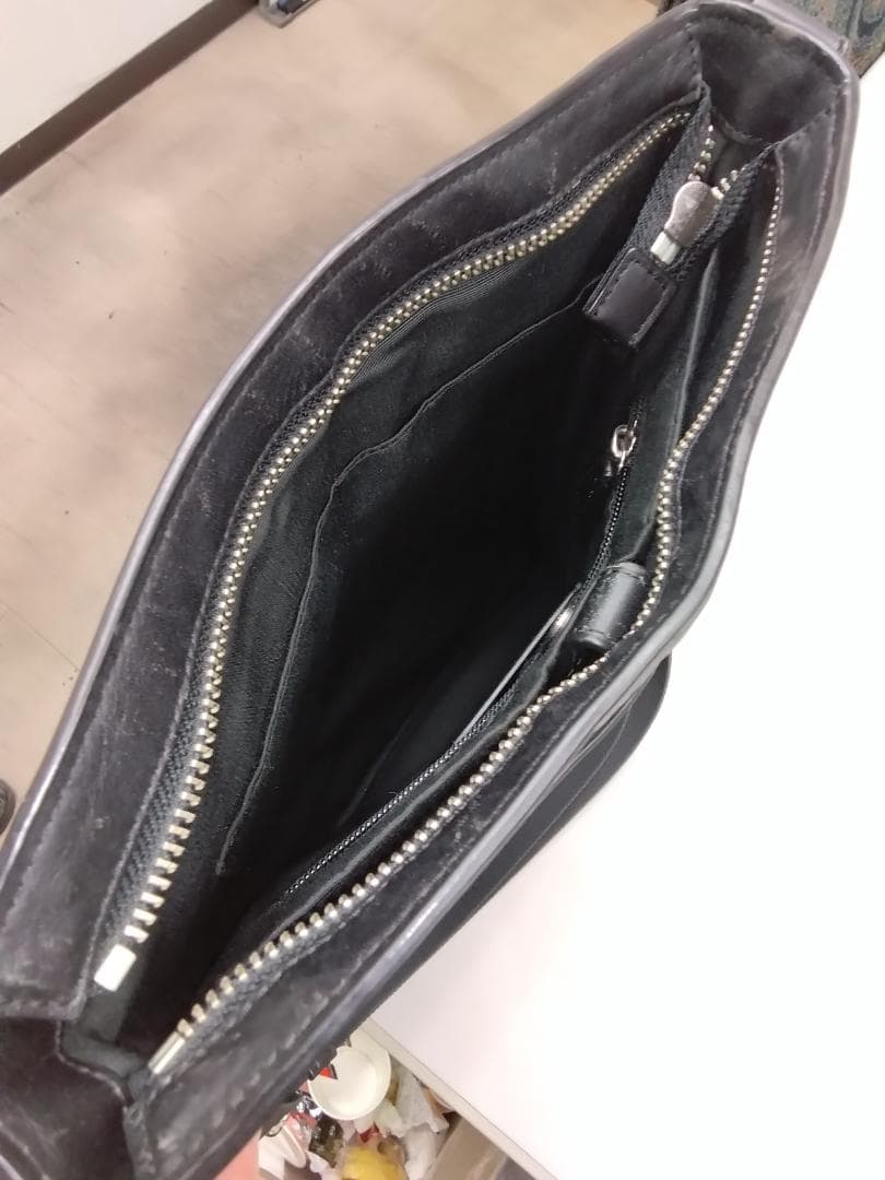 COACH ブラック ショルダーバッグ