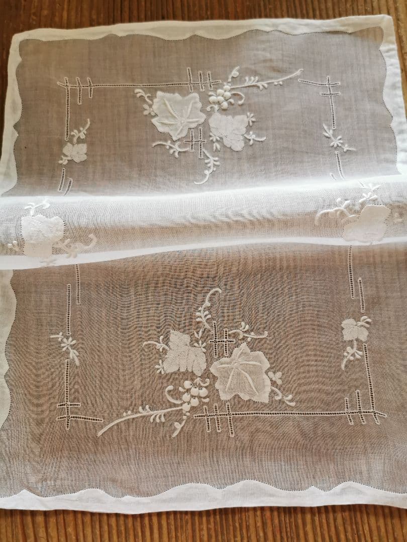 アンティークマーガブ オーガンジーレースクロス葡萄刺繍 ポルトガル マディラ至宝