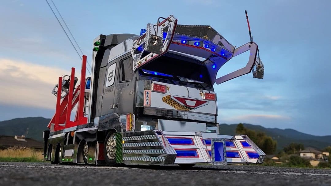 タミヤ1/14 トラック　デコトラ　自作バンパー追加します！makuです！