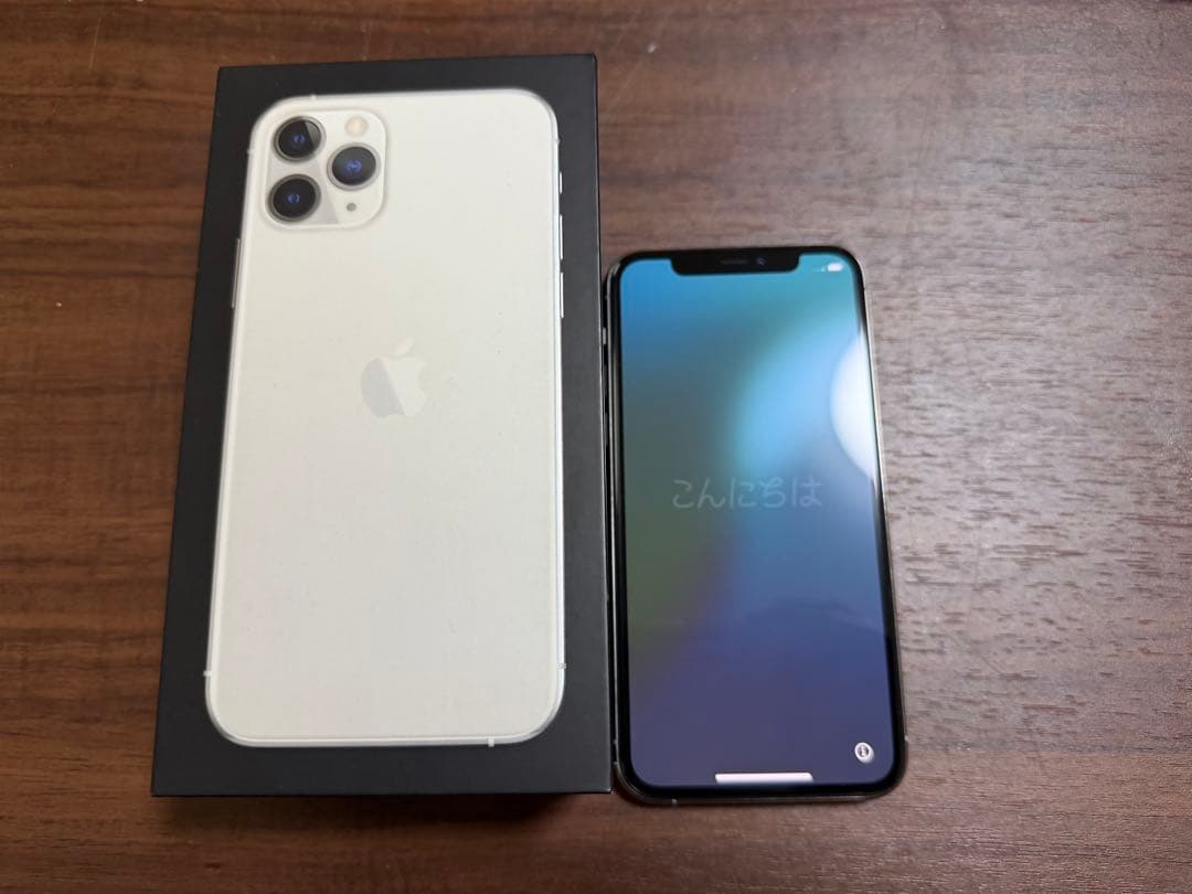 ほぼ新品Apple iPhone 11 Pro 256GB シルバー