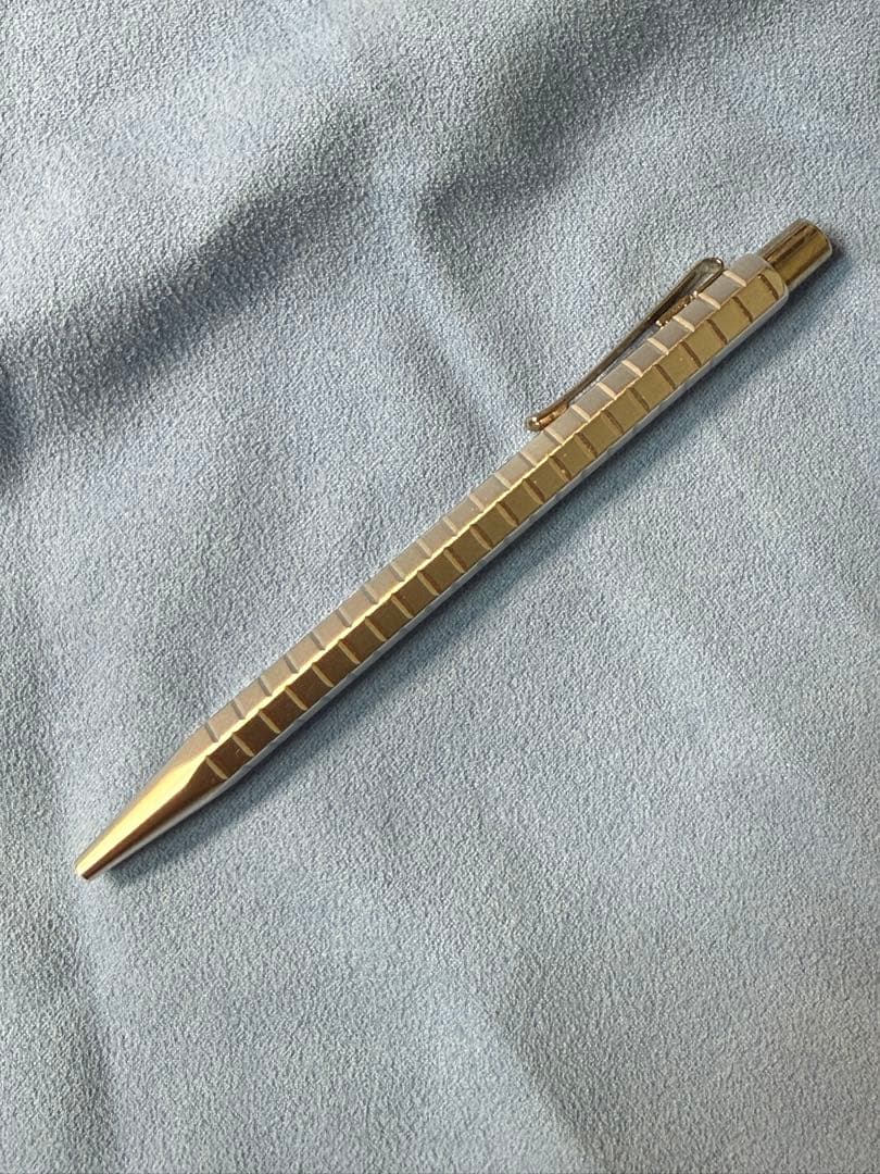 CARAN D’ACHE エクリドール アベニュー ボールペン