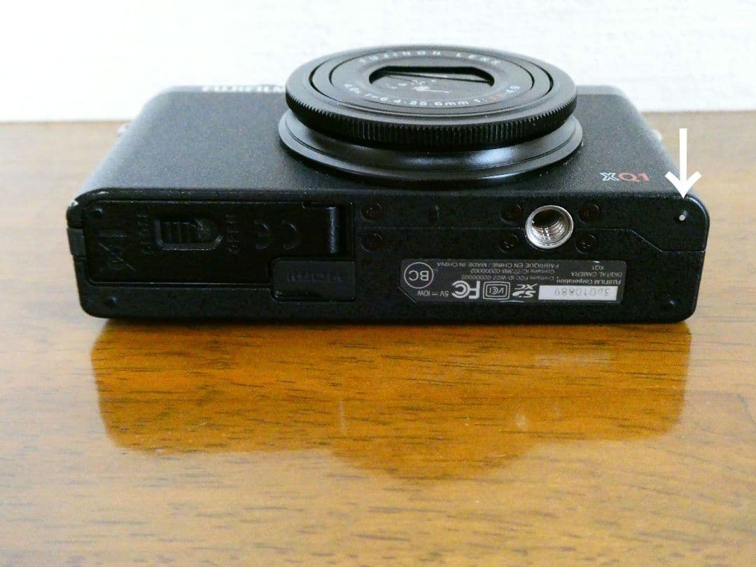 【中古完動品】フジフイルム XQ1 FUJIFILM ブラック